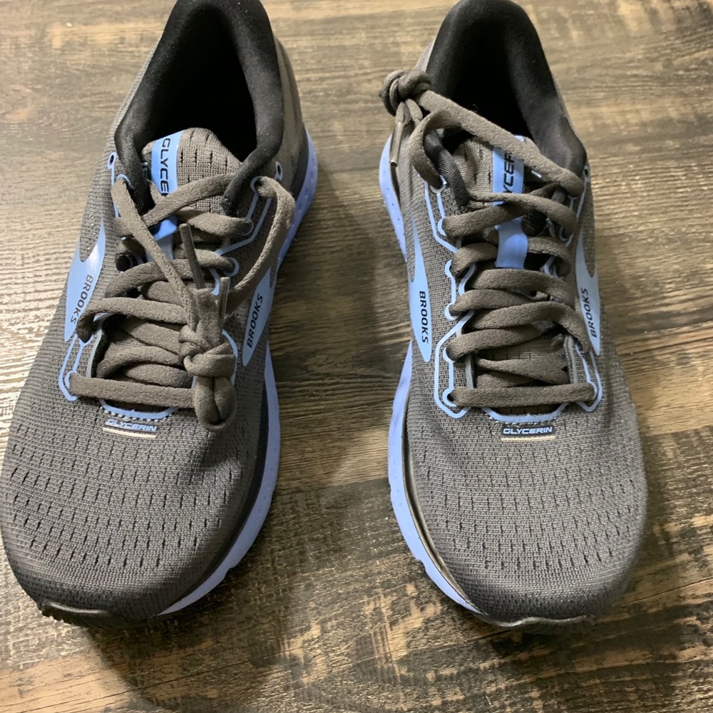 Brooks sneakers